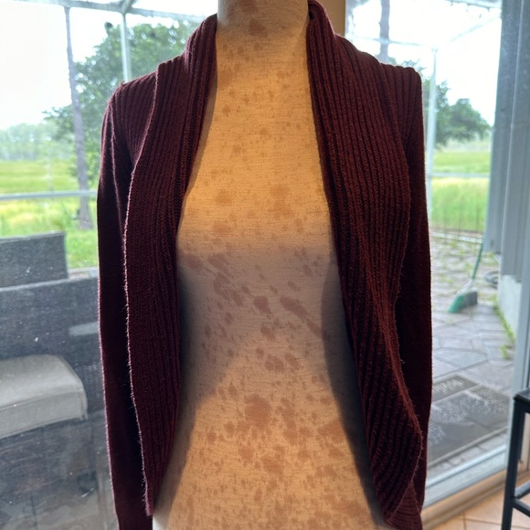 XS - H&M Burgundy Cardigan - Picture 3 of 9